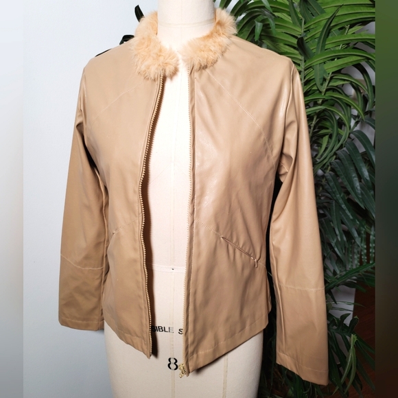 Faux Leather Moto Jacket /w Faux Fur trim - Picture 2 of 4